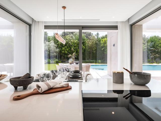 Villa / Chalet de 628 m2 en venta en El Paraíso, España