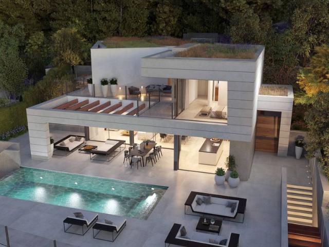 Exclusiva Villa / Chalet de 484 m2 en venta en Marbella, España