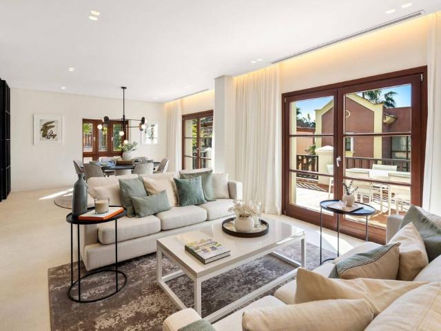 Villa / Chalet de 654 m2 en venta en Marbella, Andalucía
