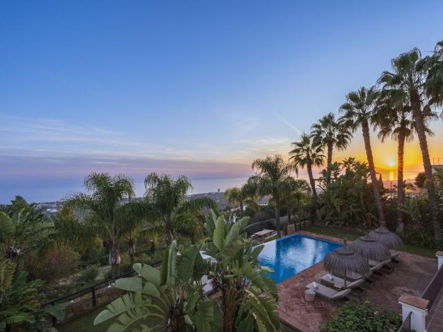 Villa / Chalet de 654 m2 en venta en Marbella, España