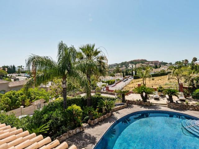 Villa / Chalet de 684 m2 en venta en Marbella, España
