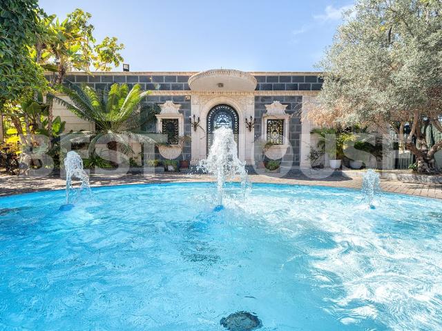 Villa / Chalet de 692 m2 en venta en Maspalomas, España