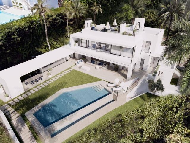 Villa / Chalet de 708 m2 en venta en Marbella, España