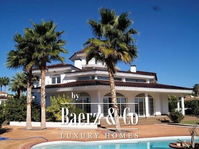 Villa / Chalet de 700 m2 en venta en Alfaz del Pi, España