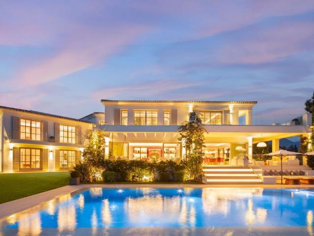 Villa / Chalet de 702 m2 en venta en Marbella, España