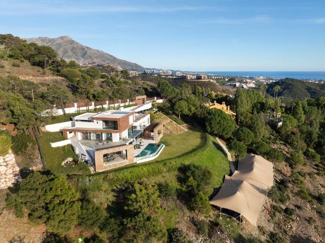 Villa / Chalet de 715 m2 en venta en El Madroñal, Benahavís, Andalucía