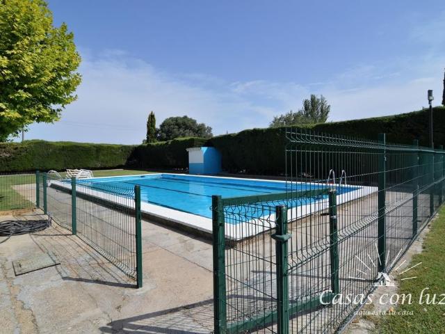 Villa / Chalet de 719 m2 en venta en Garrapinillos, Aragón