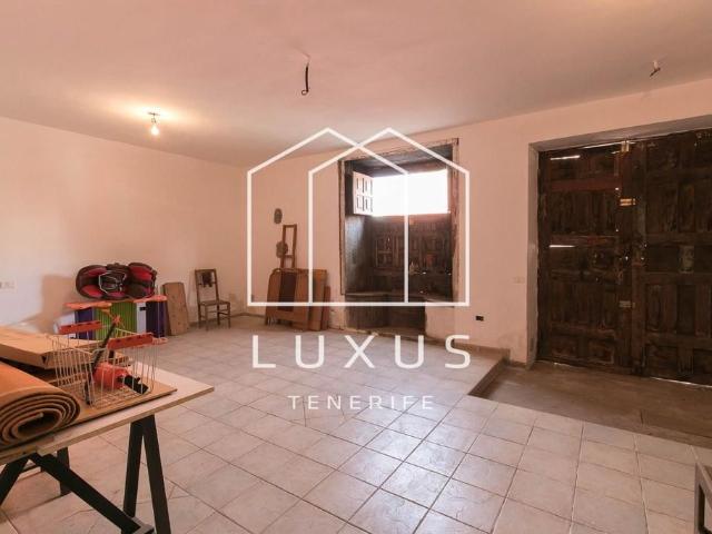 Villa / Chalet de 734 m2 en venta en Tacoronte, España