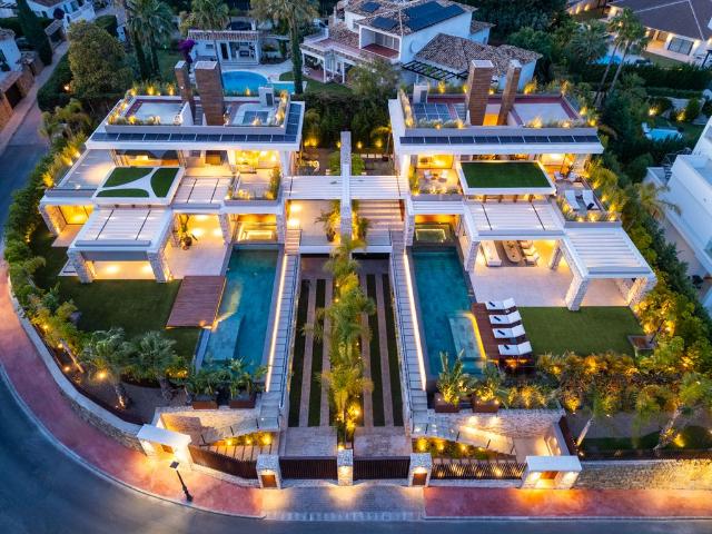 Villa / Chalet de 742 m2 en venta en Marbella, Andalucía