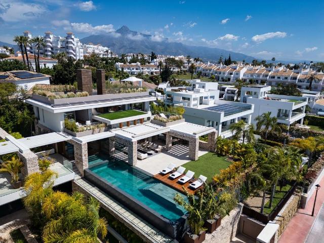 Villa / Chalet de 742 m2 en venta en Marbella, Andalucía