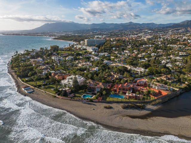 Villa / Chalet de 761 m2 en venta en Marbella, España