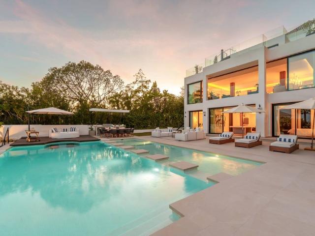 Villa / Chalet de 789 m2 en venta en Marbella, España