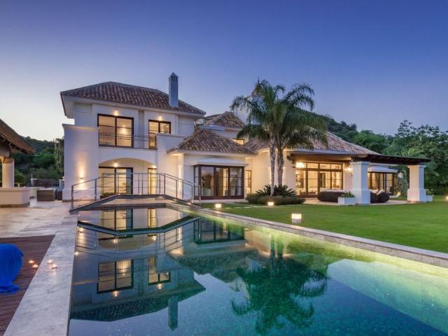 Villa / Chalet de 879 m2 en venta en Nueva Andalucia, Andalucía