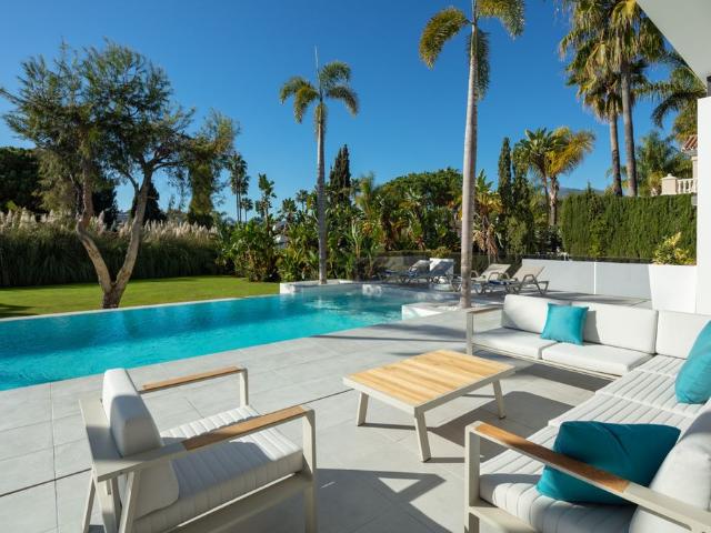 Villa / Chalet de 888 m2 en venta en Marbella, Andalucía
