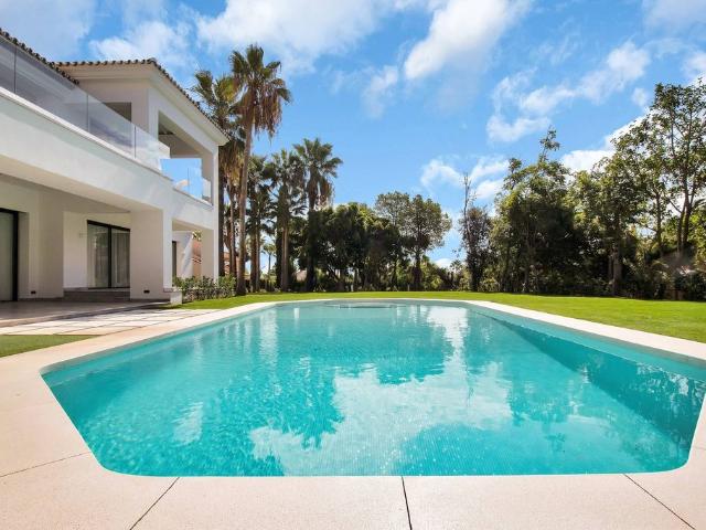Villa / Chalet de 882 m2 en venta en The Golden Mile, Marbella, Andalucía