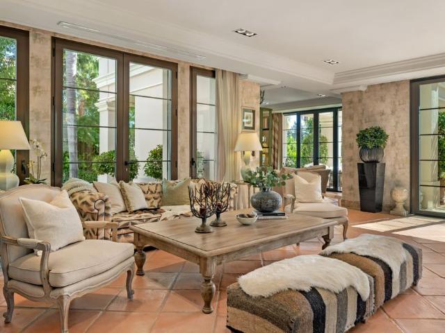 Villa / Chalet de 907 m2 en venta en Guadalmina, España