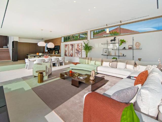 Villa / Chalet de 986 m2 en venta en Nueva Andalucia, España