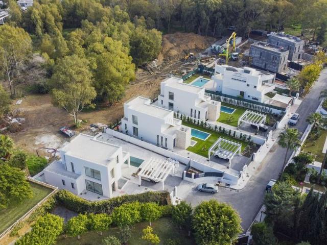 Villa / Chalet de lujo 418 m2 en venta, New Golden Mile, Estepona, Andalucía