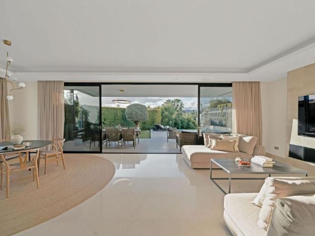 Villa / Chalet de lujo 476 m2 en venta, The Golden Mile, Marbella, Andalucía