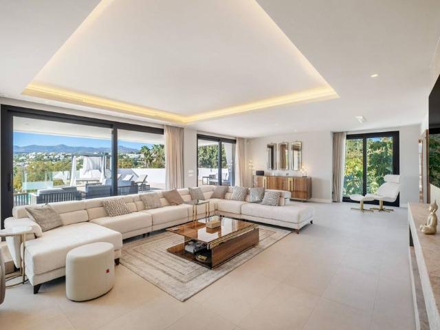 Villa / Chalet de lujo 557 m2 en venta, El Paraíso, España