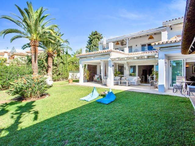 Villa / Chalet de lujo 584 m2 en venta, Marbella, España