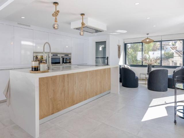 Villa / Chalet de lujo 750 m2 en alquiler, Nueva Andalucia, Andalucía
