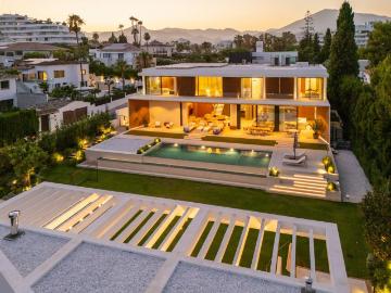 Villa / Chalet de lujo 1057 m2 en venta, Guadalmina, España