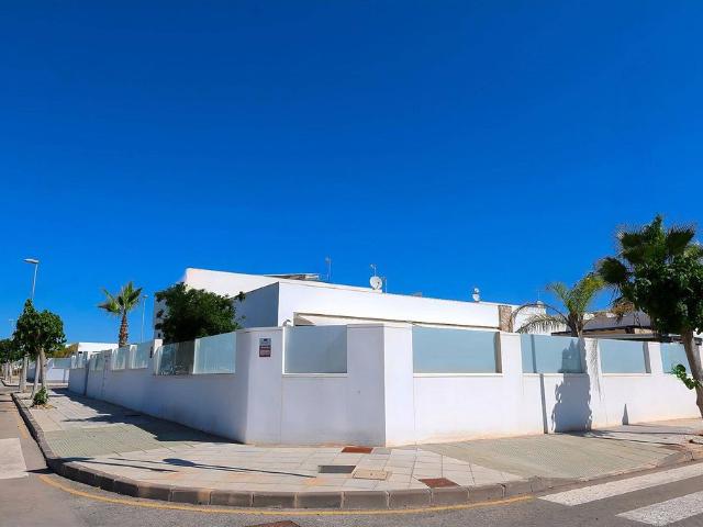 Villa / Chalet de lujo 106 m2 en venta, Pilar de la Horadada, Comunidad Valenciana