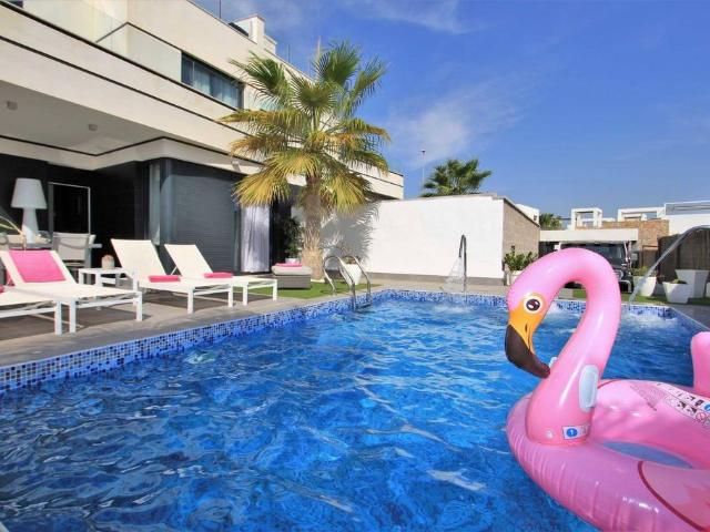 Villa / Chalet de lujo 130 m2 en alquiler, Playas de Orihuela, Comunidad Valenciana