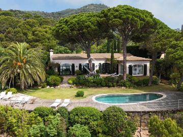 Exclusiva Villa / Chalet de 232 m2 en alquiler en Sant Feliu de Guíxols, España