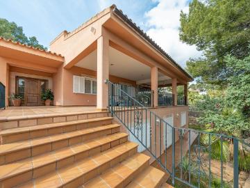 Villa en venta en Calle de Oliver de Termes
