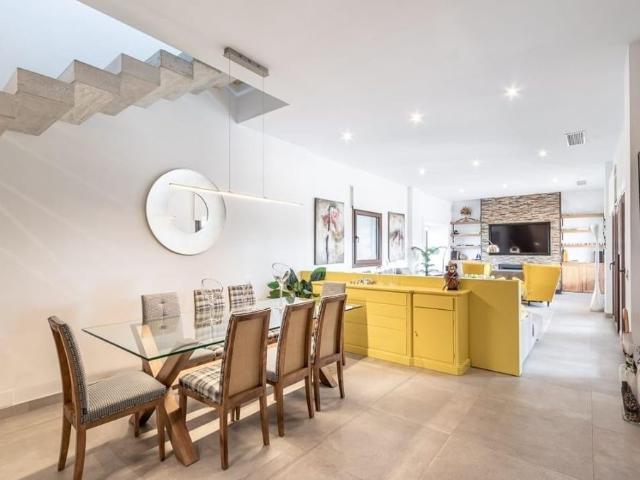 Vivienda de alto standing de 314 m2 en venta Granada, Andalucía