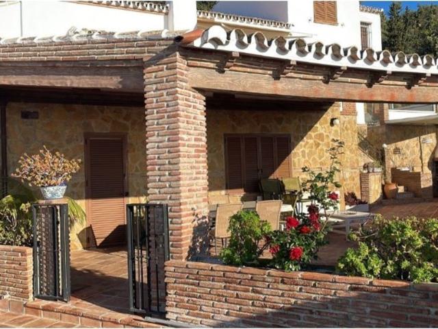 Vivienda exclusiva de 330 m2 en venta Mijas, España