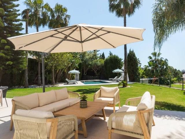 Villa / Chalet de lujo de 372 m2 en venta en Estepona, España
