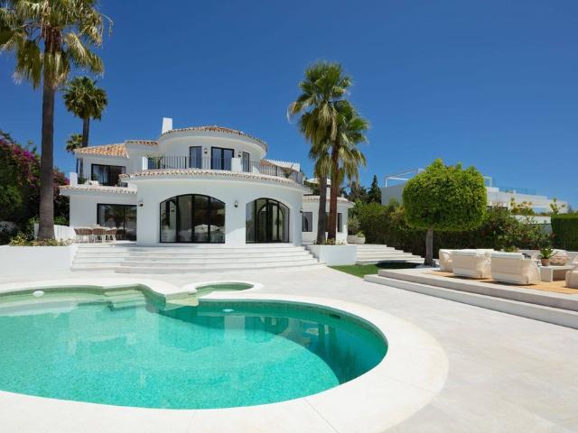 Villa / Chalet de lujo de 401 m2 en venta en Marbella, España