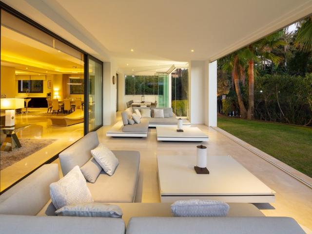 Villa / Chalet de lujo de 421 m2 en venta en Naguelles, Marbella, Provincia de Málaga, Andalucía
