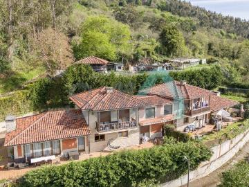 Villa / Chalet de lujo de 462 m2 en venta en Oviedo, España