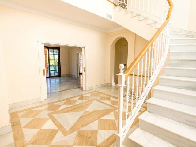 Villa / Chalet de lujo de 498 m2 en venta en Marbella, España