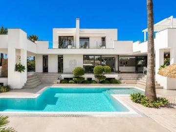 Villa / Chalet de lujo de 561 m2 en venta en Marbella, Andalucía