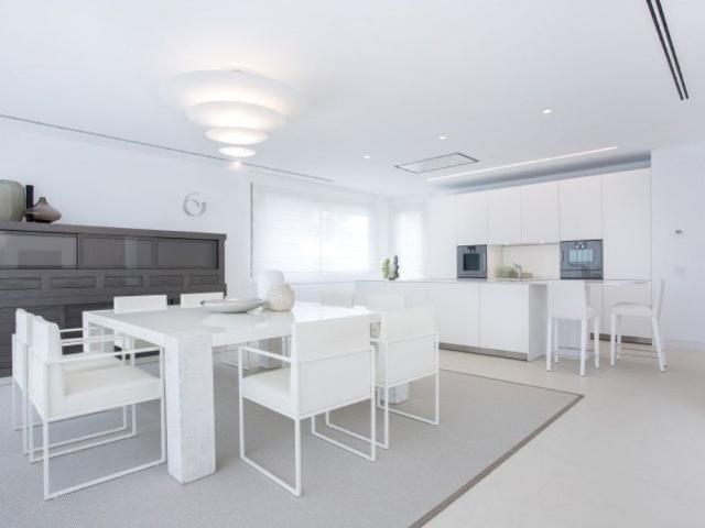 Villa / Chalet de lujo de 581 m2 en venta en Marbella, España