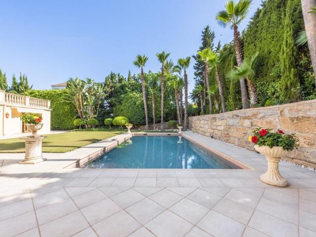 Villa / Chalet de lujo de 613 m2 en venta en Nueva Andalucia, Andalucía