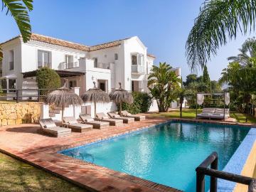 Plaza Juan Romero, Centro de Marbella, Camino de Camoján, Sierra Blanca, Urbanización Lomas de Puente Roman, Málaga, Andalucía, Andalucía