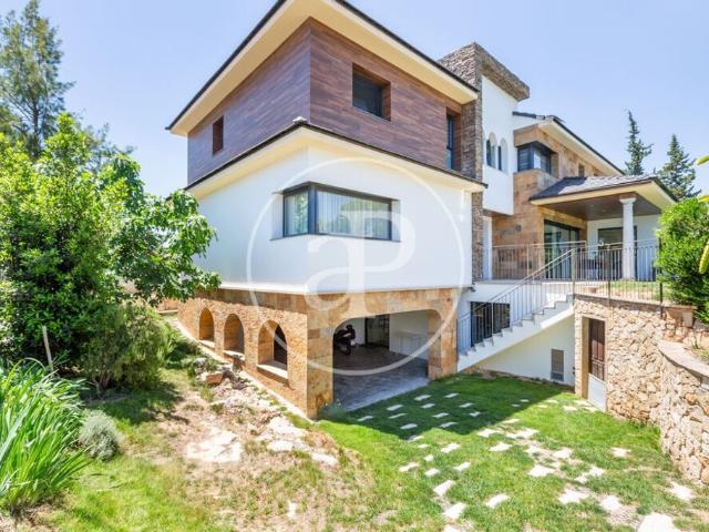 Villa / Chalet de lujo de 709 m2 en venta en Puebla de Vallbona, España