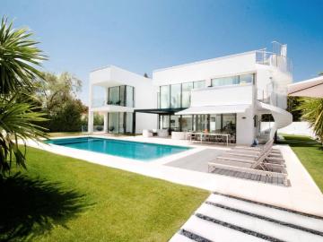 Villa / Chalet de lujo de 911 m2 en venta en Puerto Banús, España