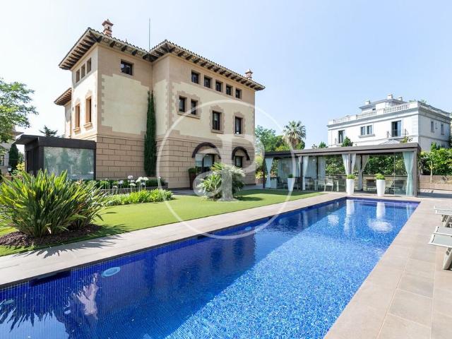 Villa / Chalet de lujo de 938 m2 en venta en Barcelona, España