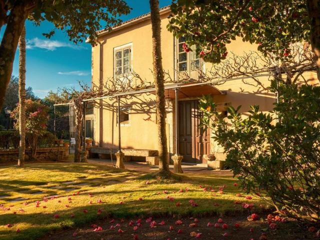 Villa / Chalet de lujo de 960 m2 en venta en Lugar A Eirexe, Culleredo, Galicia