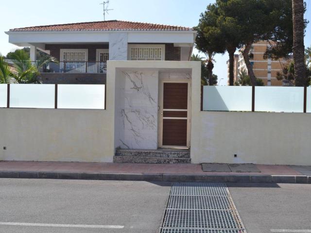 Villa / Chalet de lujo de 104 m2 en alquiler en Playas de Orihuela, España