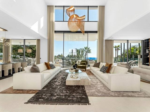 Villa / Chalet de lujo de 1347 m2 en venta en Marbella, España