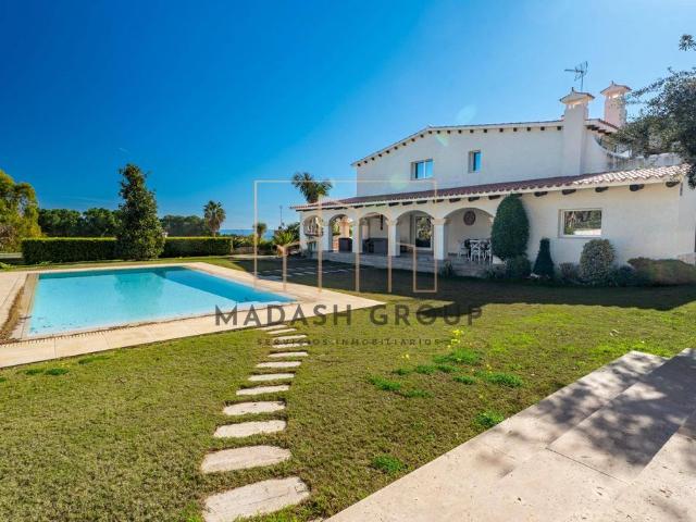 Villa / Chalet de lujo de 1440 m2 en venta en Roda de Barà, Cataluña