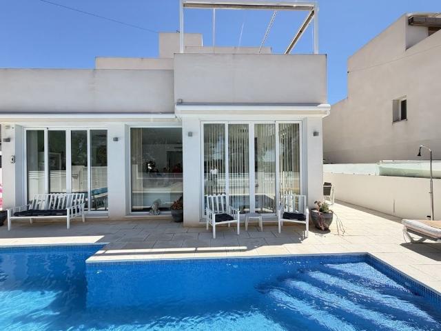 Villa / Chalet de lujo de 160 m2 en venta en Pilar de la Horadada, Comunidad Valenciana